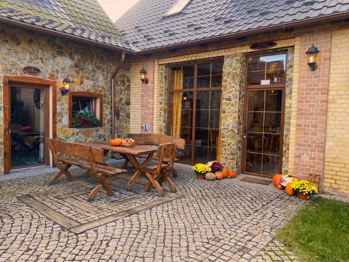 Kamien I Sowa Aparthotel Lipinki Łużyckie Bagian luar foto
